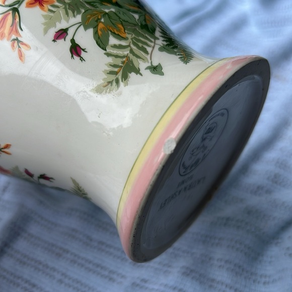 Vintage Laura Ashley Home FTD ceramic vase - Picture 7 of 7